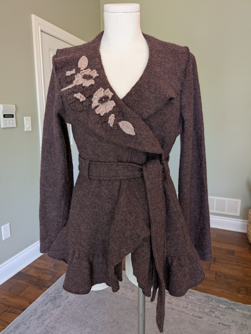 Cynthia Rowley Women's 100% Wool Wrap Cardigan Floral Petite Large Fits Medium